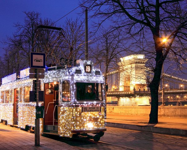 02 christmas tram budapest attractions