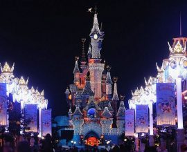 11 Disneyland Paris Christmas Main Street